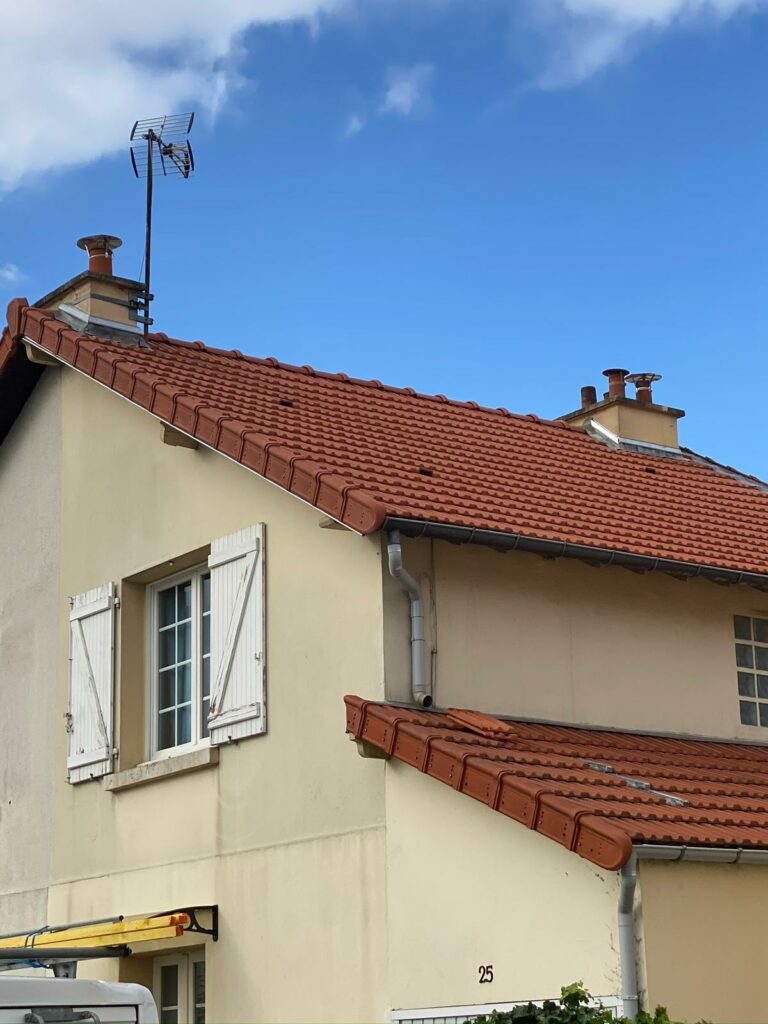 Nouvelle couverture sur maison ancienne